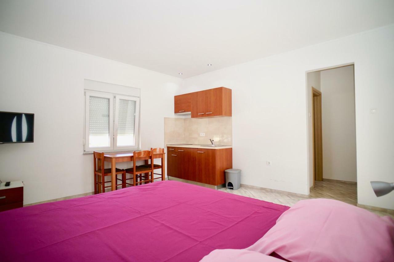 Apartments Teo Trogir Exterior photo