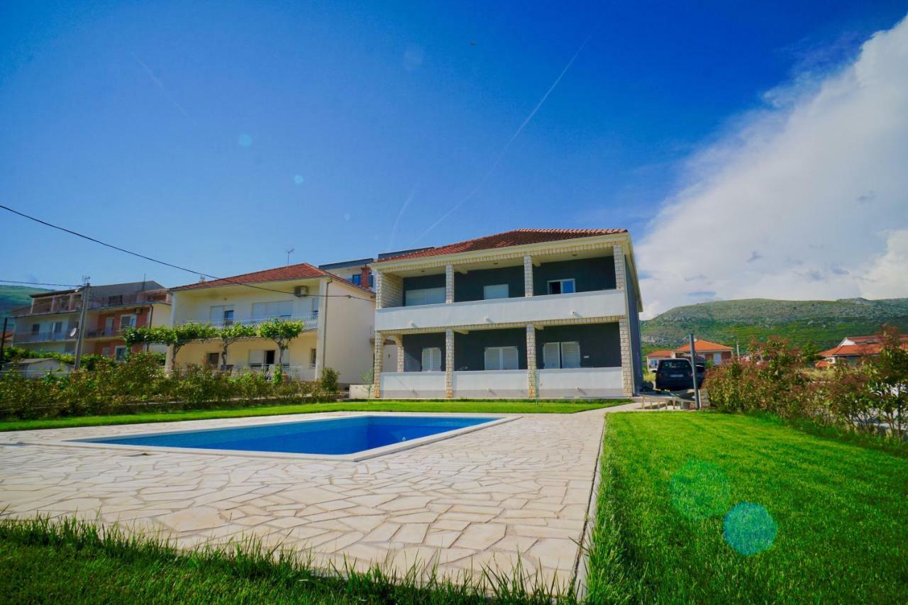 Apartments Teo Trogir Exterior photo
