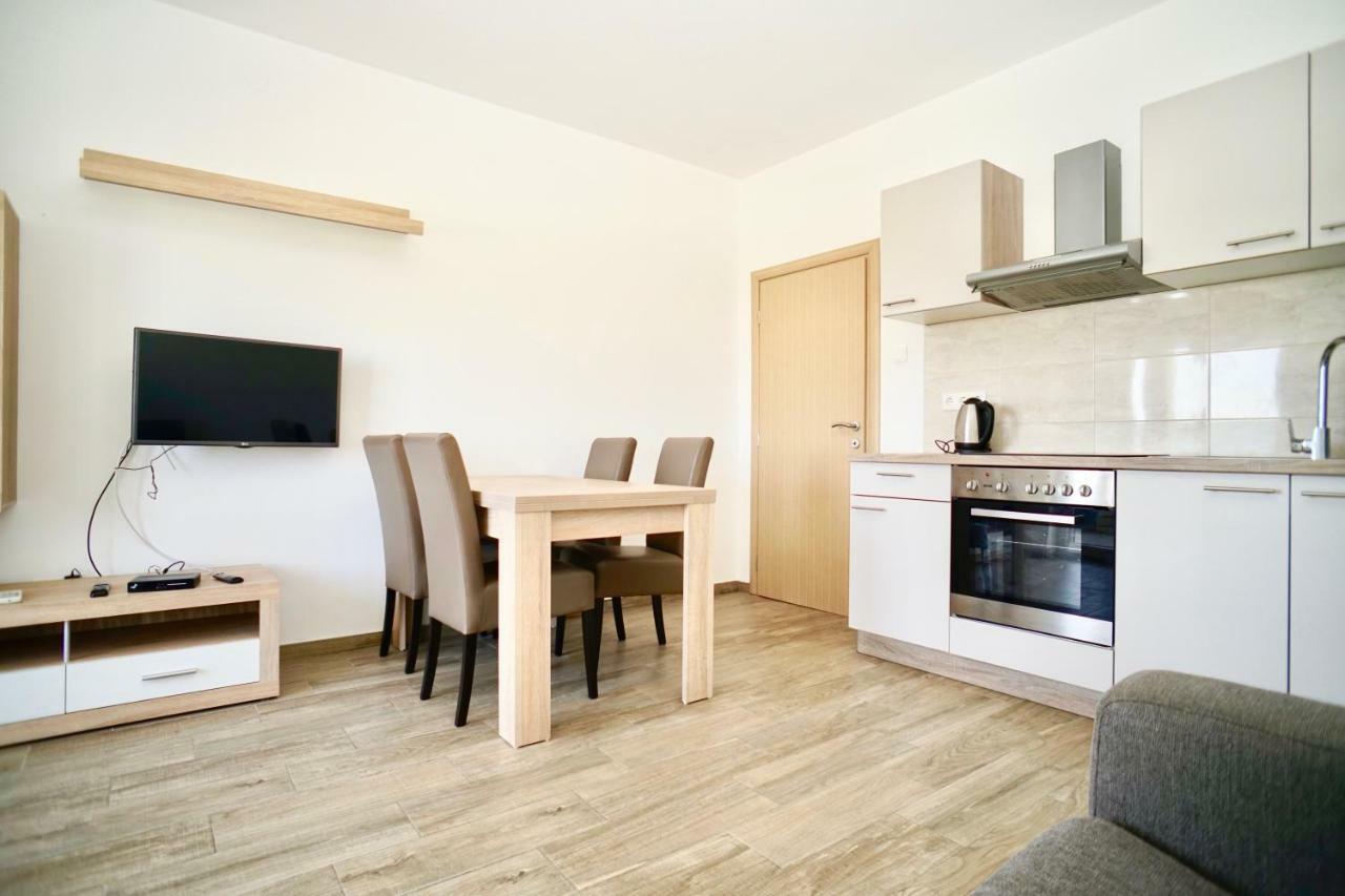 Apartments Teo Trogir Exterior photo