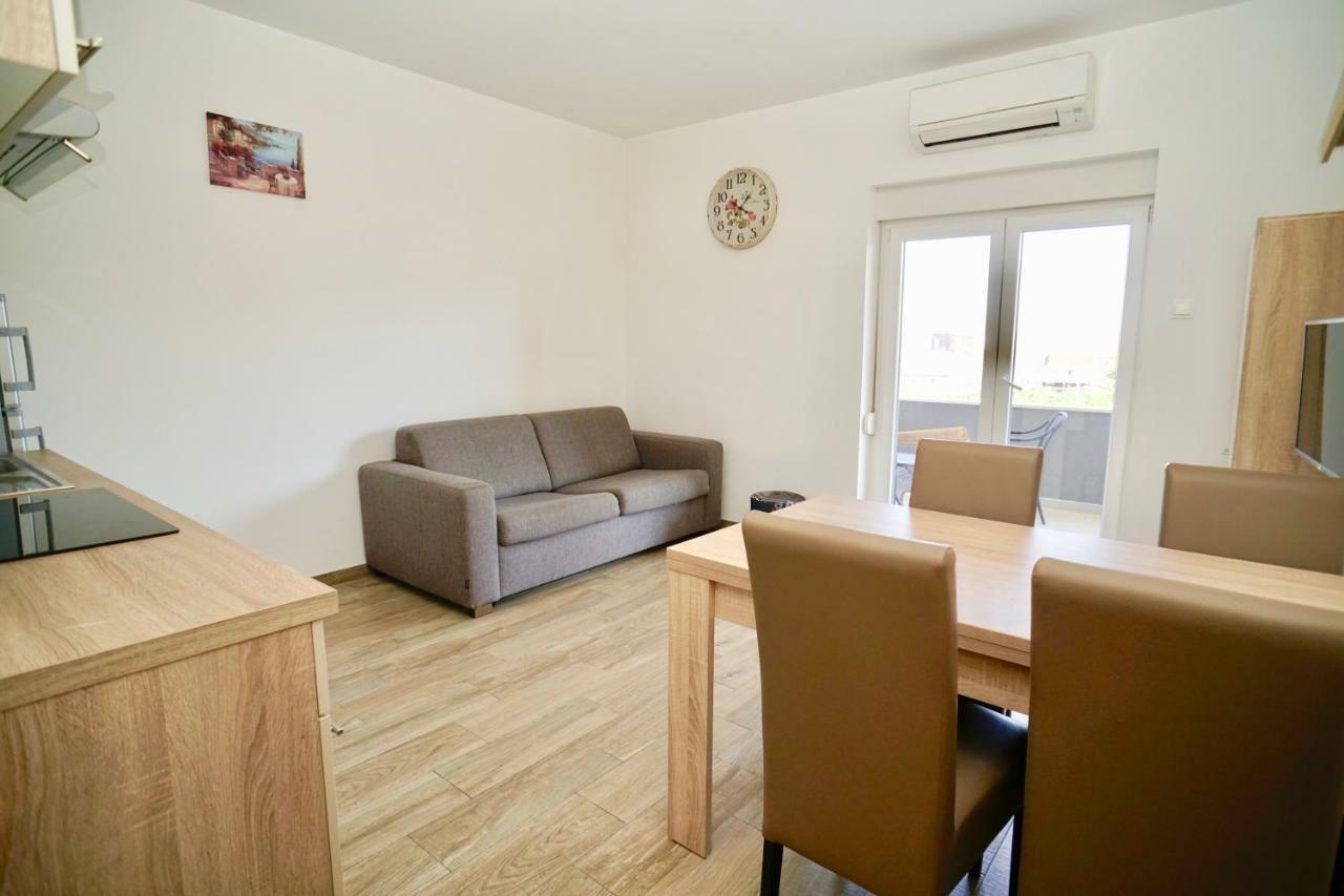 Apartments Teo Trogir Exterior photo