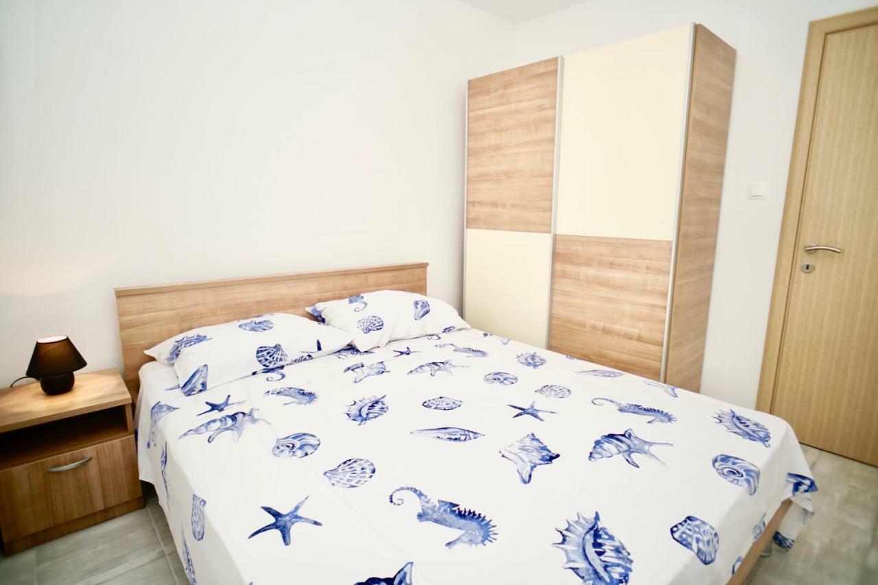 Apartments Teo Trogir Exterior photo