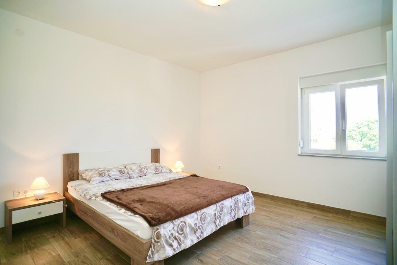 Apartments Teo Trogir Exterior photo