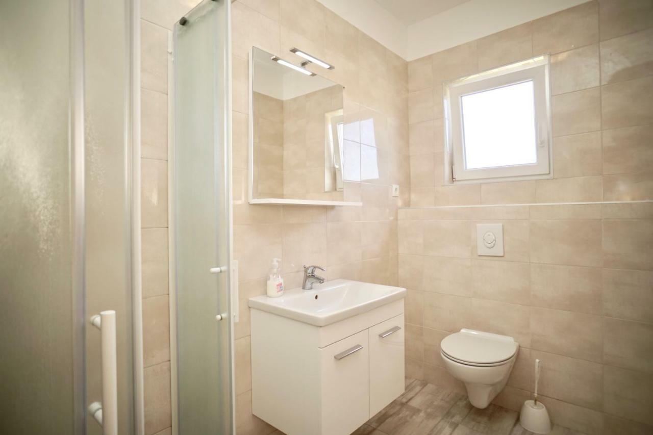 Apartments Teo Trogir Exterior photo