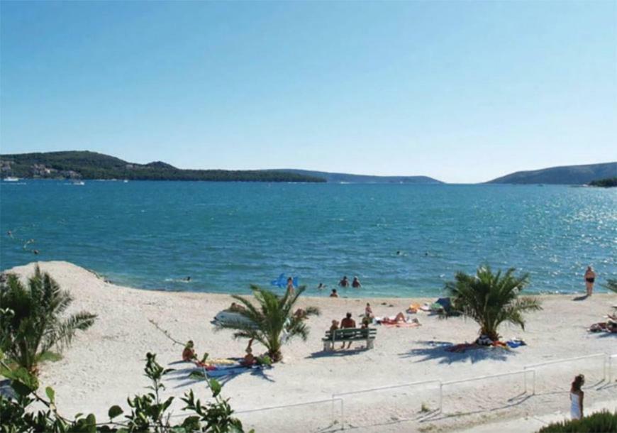 Apartments Teo Trogir Exterior photo